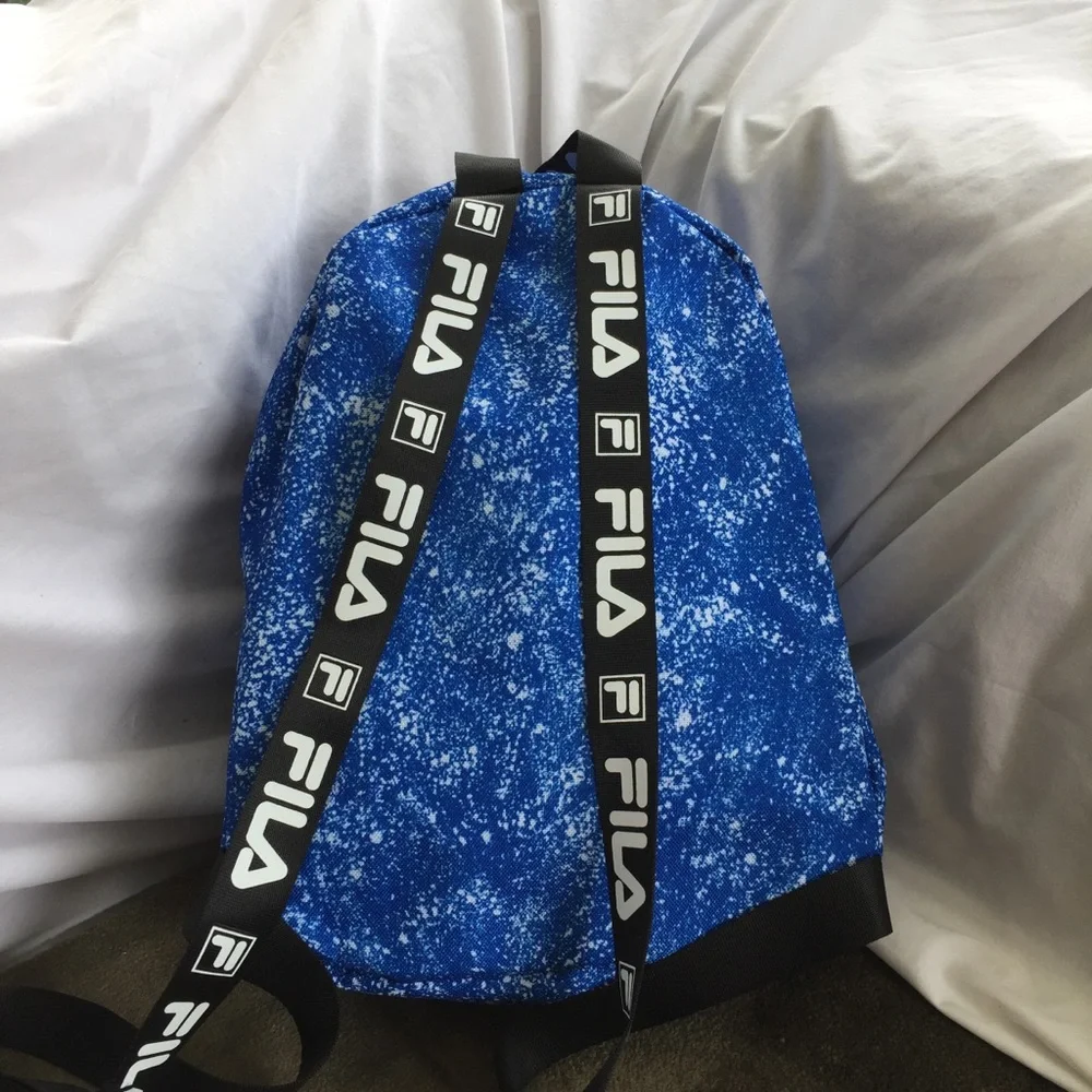 Fila adjustable straps